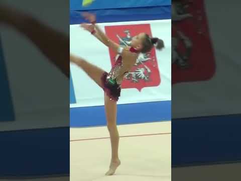 Видео: Dina Averina 10 years ago and now