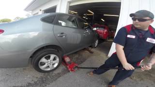 Learn how to Safely Use a Car Jack