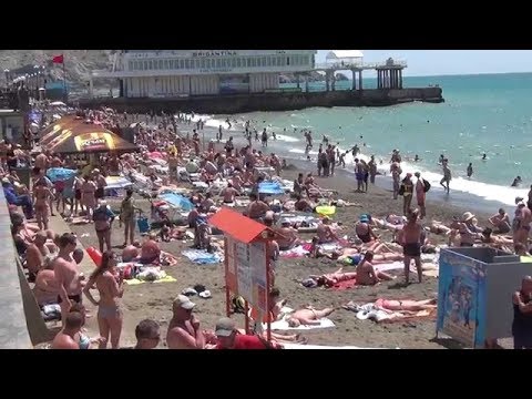 СУДАК сегодня.НЕТ МЕСТ НА ПЛЯЖЕ..Цены. Набережная. Крым 2017.Набережная в Судаке.Крым наш.
