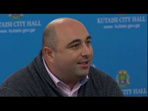 გიორგი ჭიღვარია სოციალურ მუშაკებს შეხვდა და მადლობის სიგელებთან ერთად ფულადი საჩუქრები გადასცა