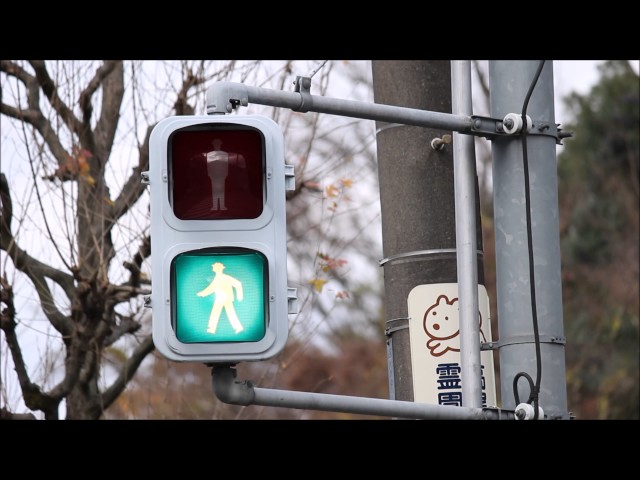 信号電材歩行者灯器 内丸フード(平成9年製) - YouTube