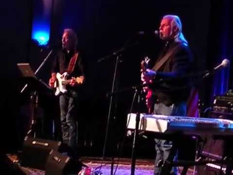 Tonton WEED CAREY WITH "OLD FRIENDS", IT TAKES ONE TO KNOW ONE di YouTube