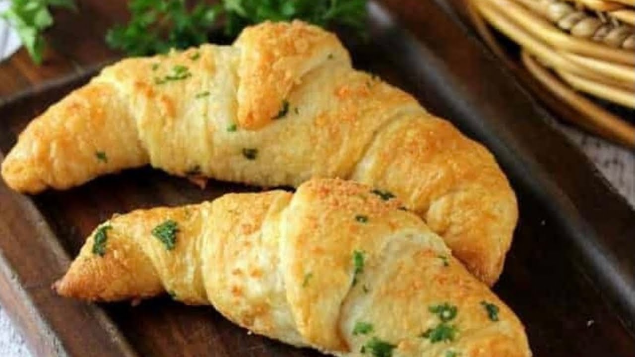 Homemade Crescent Rolls (No-Knead Recipe) - Lauren's Latest