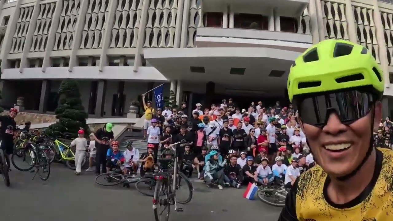 Sinh nhật 1 năm. Ngày TLSQ HÀ LAN tổ chức đón hai phượt thủ đạp xe từ Hà Lan đến Việt Nam. 