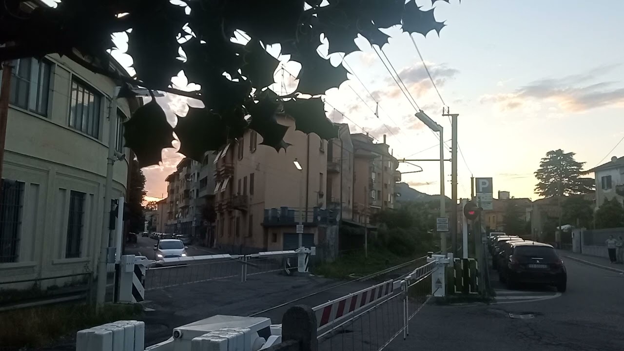 09/08/25 Passaggio a livello level crossing
