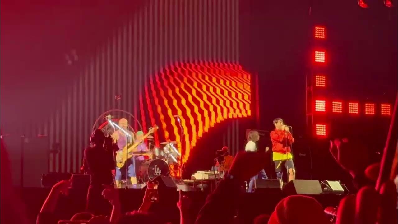 Red Hot Chili Peppers "Intro Jam” & “Can’t Stop" (Tokyo Dome 202302