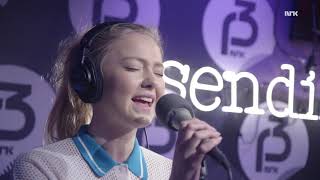 Astrid S - Paper Thin (live)