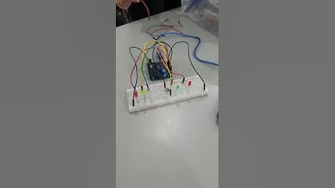 18/04- Semáforo Cruzamento de carros e pedestres!