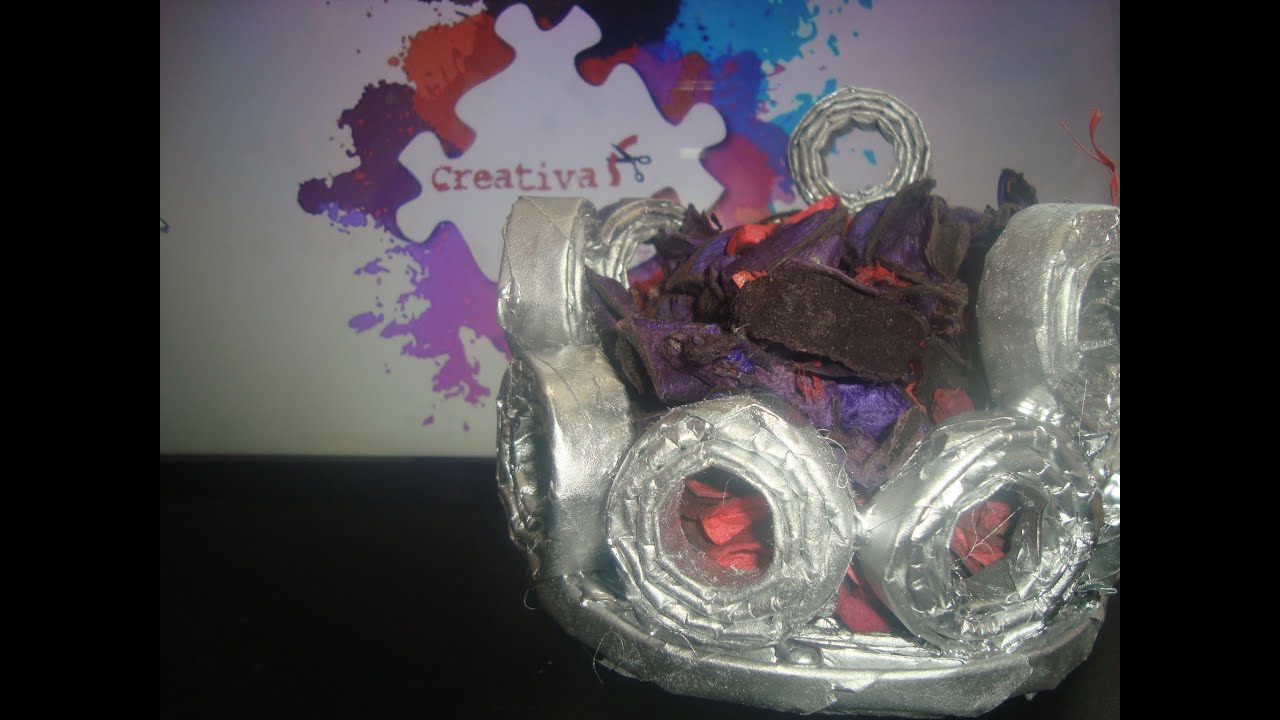 DIY How to Make a Basket from Recycled Newspaper- tutorial _ Como hacer cestas con periódicos