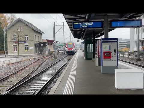 Baby Kind fahrt mit dem Zug - child on a train Steinhausen to Hardbrucke