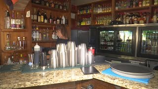 Phoenix bars preparing for busy night before Thanksgiving