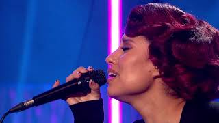 Raye - The Thrill Is Gone [Live on Graham Norton] HD