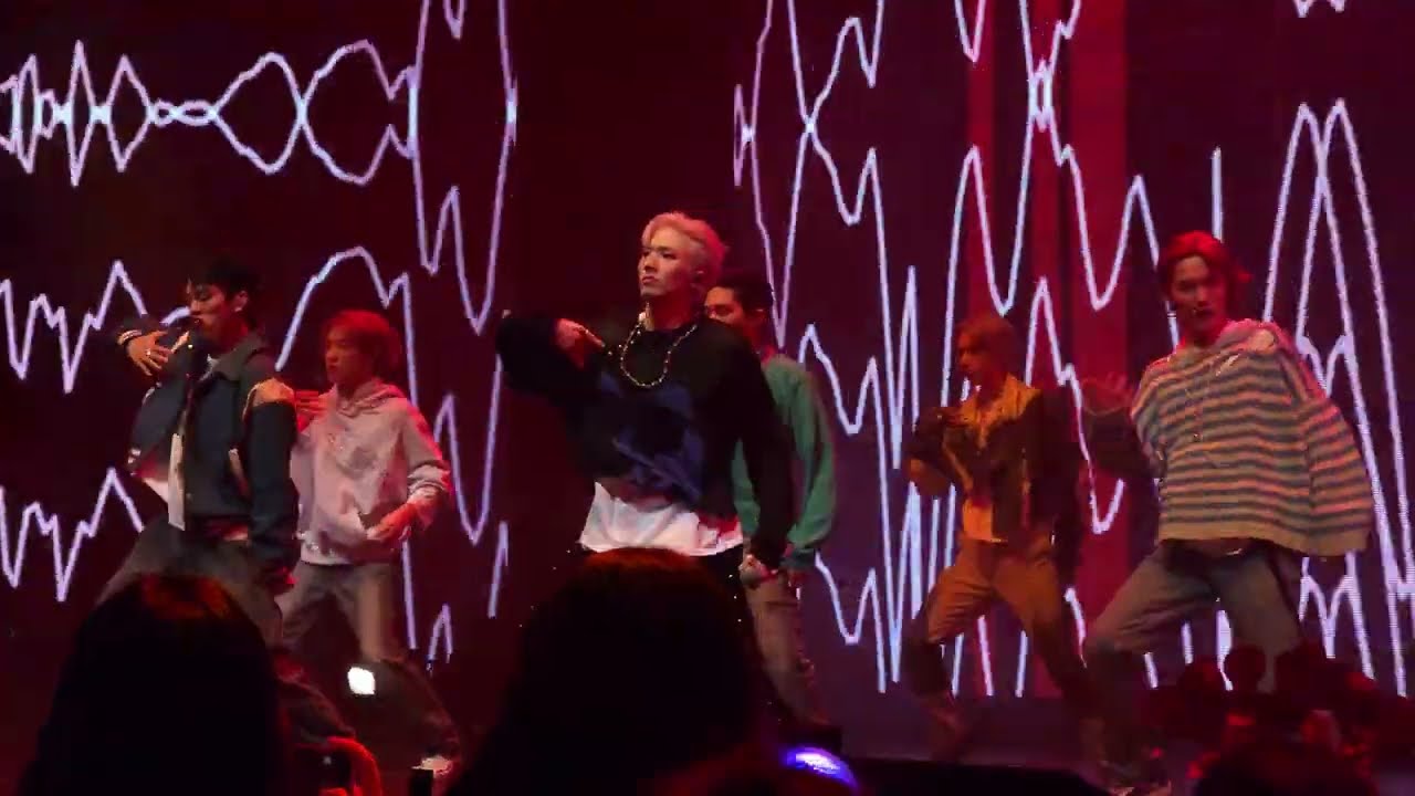 230122 P1Harmony - Siren + Mirror Mirror | P1oneer Tour in Oakland [4K Fancam]