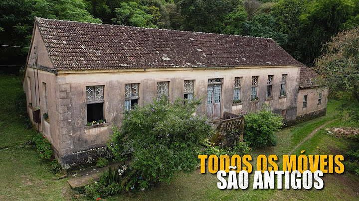 THE HOUSE OF TEN WOMEN: HE BUILT A WINDOW FOR EACH DAUGHTER!