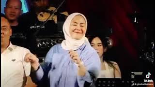 DUET ACEP-GINA: IKAN DALAM KOLAM // LAGU VIRAL //CALON BUPATI & WAKIL BUPATI KARAWANG 2024-2029