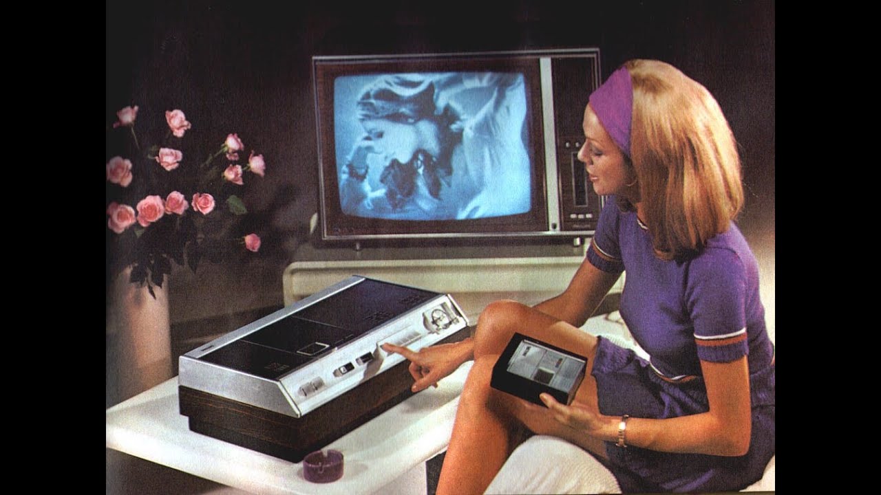 Советские телевидение 1980. ВХС электроника 80. Видеомагнитофон 80-х. Видеомагнитофон сони 80-х. Телевизор в 80-е годы.