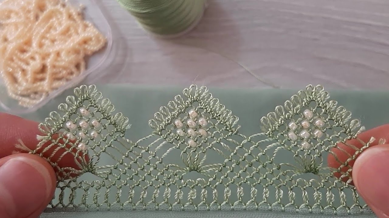 💥namaz kreplerine beyaz tülbentlere çok gösterişli kum boncuklu oya