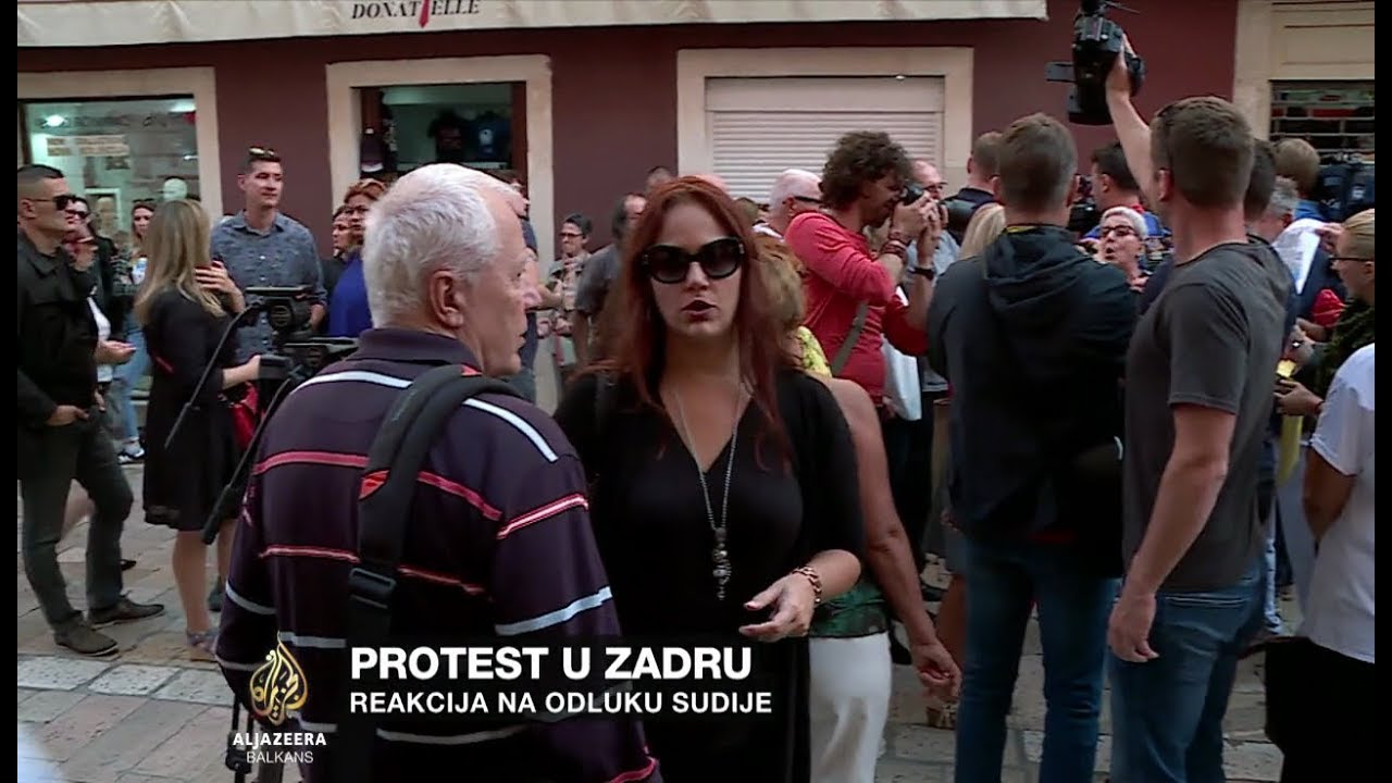 احتجاجات في زادار على قرار السماح للمشتبه بهم في قضايا الاغتصاب بالدفاع عن أنفسهم من داخل السجن