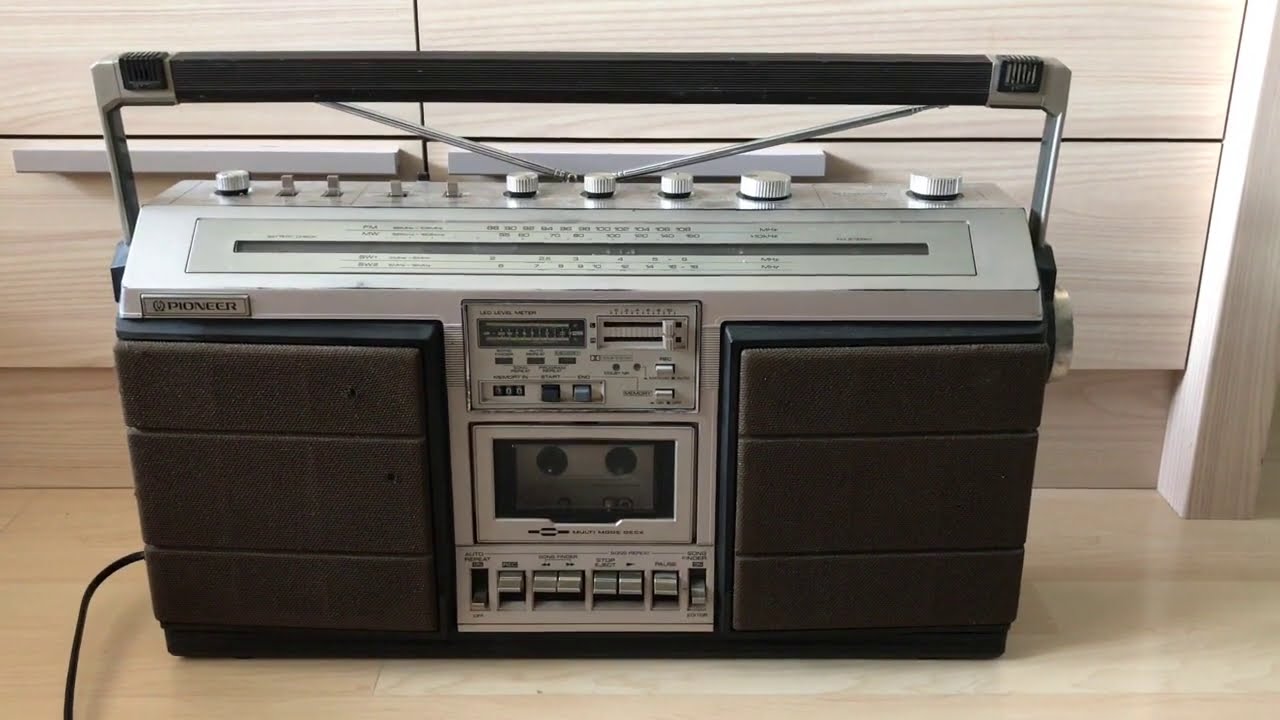 Pioneer SK-71F vintage stereo cassette radio system boombox