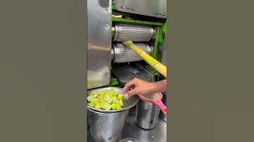 The process of squeezing sugar cane juice #shorts