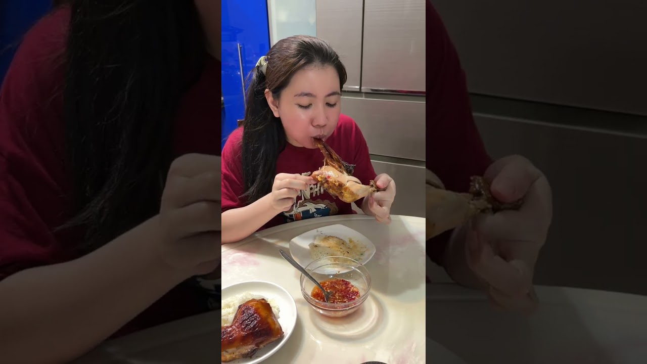  ញាំៗភ្លេចមេីលអ្នកថតអោយ…..💧🤤