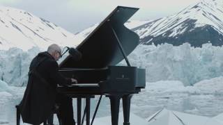 Greenpeace holds a historic performance with pianist Ludovico Einaudi on the Arctic Ocean English