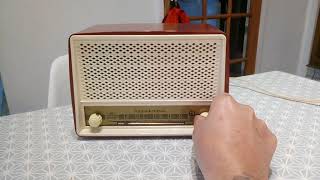 GDR valve Tube radio RFT VEB Orienta A203 tiny radio 1962