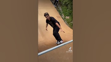 Backside Air’s on a Vert Ramp #skateboarding #skate #keenramps #vert