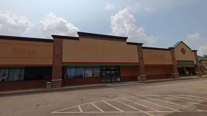 Abandoned Sullivan's/Eagle Grocery.  Rochelle IL