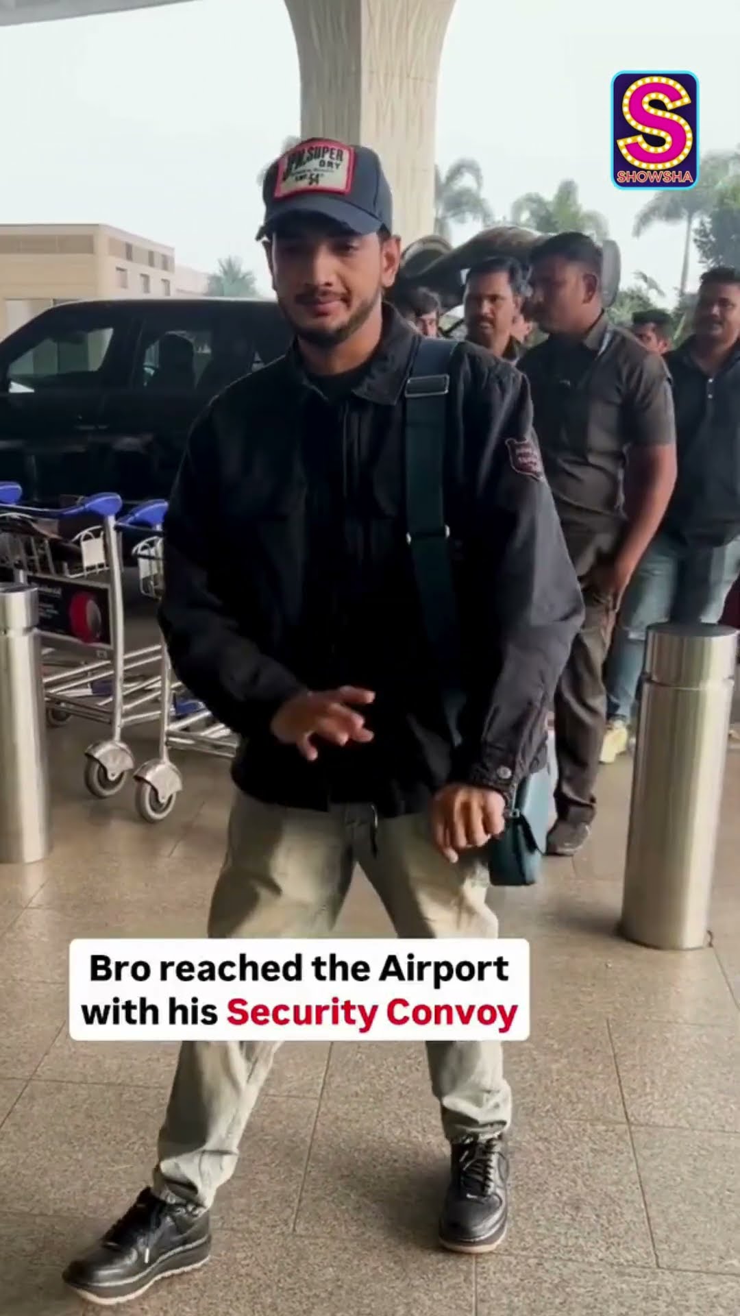 Comedian Munawar Faruqui Gets Papped At Airport With Heavy Security Amidst Online Threat | N18S