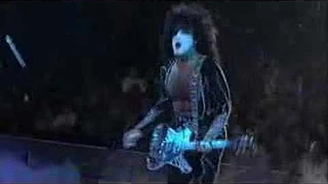 Kiss - Shout It Out Loud "Live In Las Vegas" Part 1/4