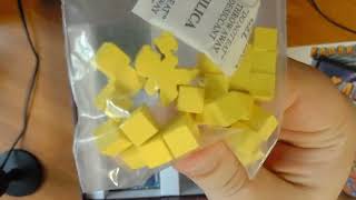 картинка: Распаковка настольной игры Кланк Катакомбы от издательства Lavka Games