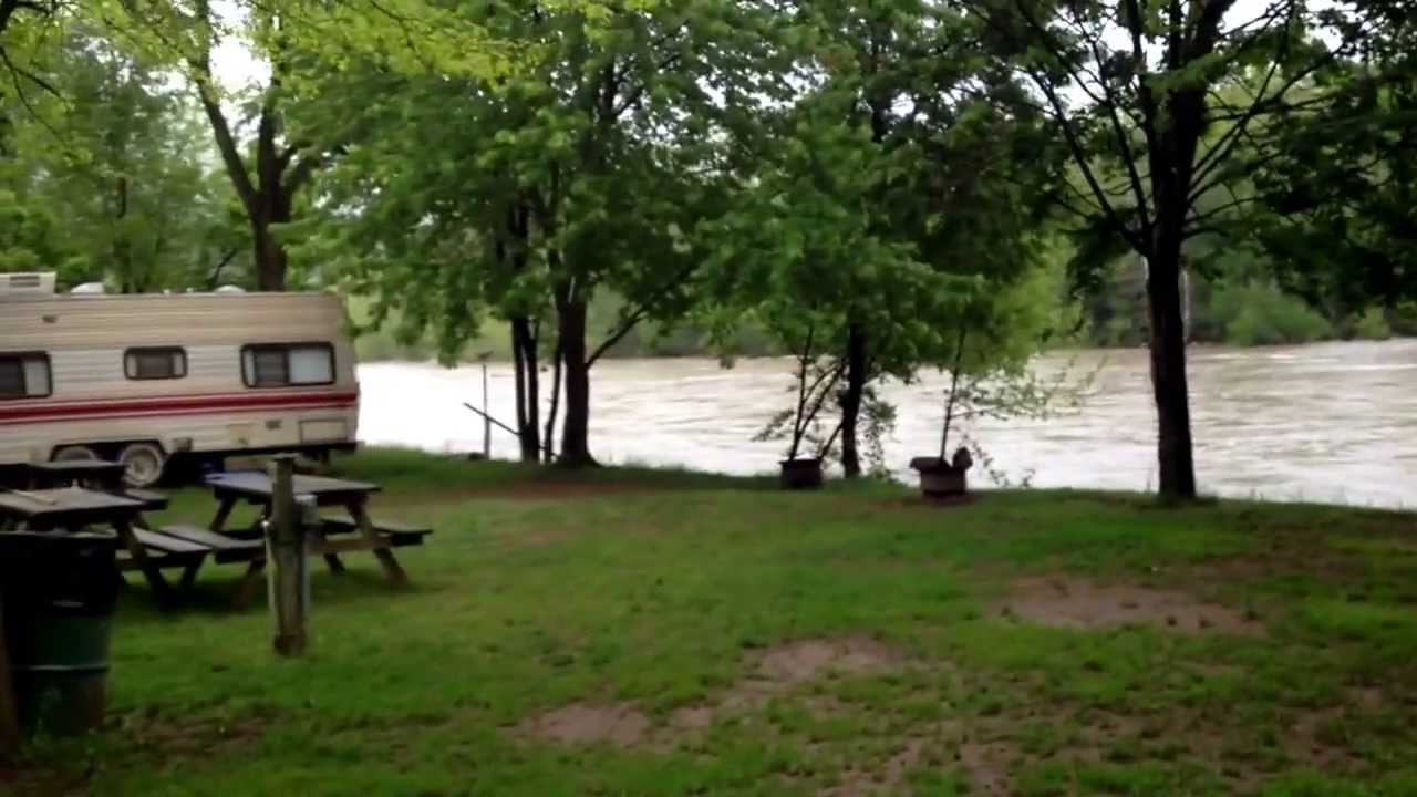 South Fork of the Shenandoah River at crest at Newport, near Kite's
