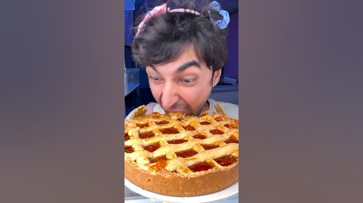 ゴキブリがケーキを全部食べたの？🪳🍰 赤ちゃんは虫を怖がらない🙀