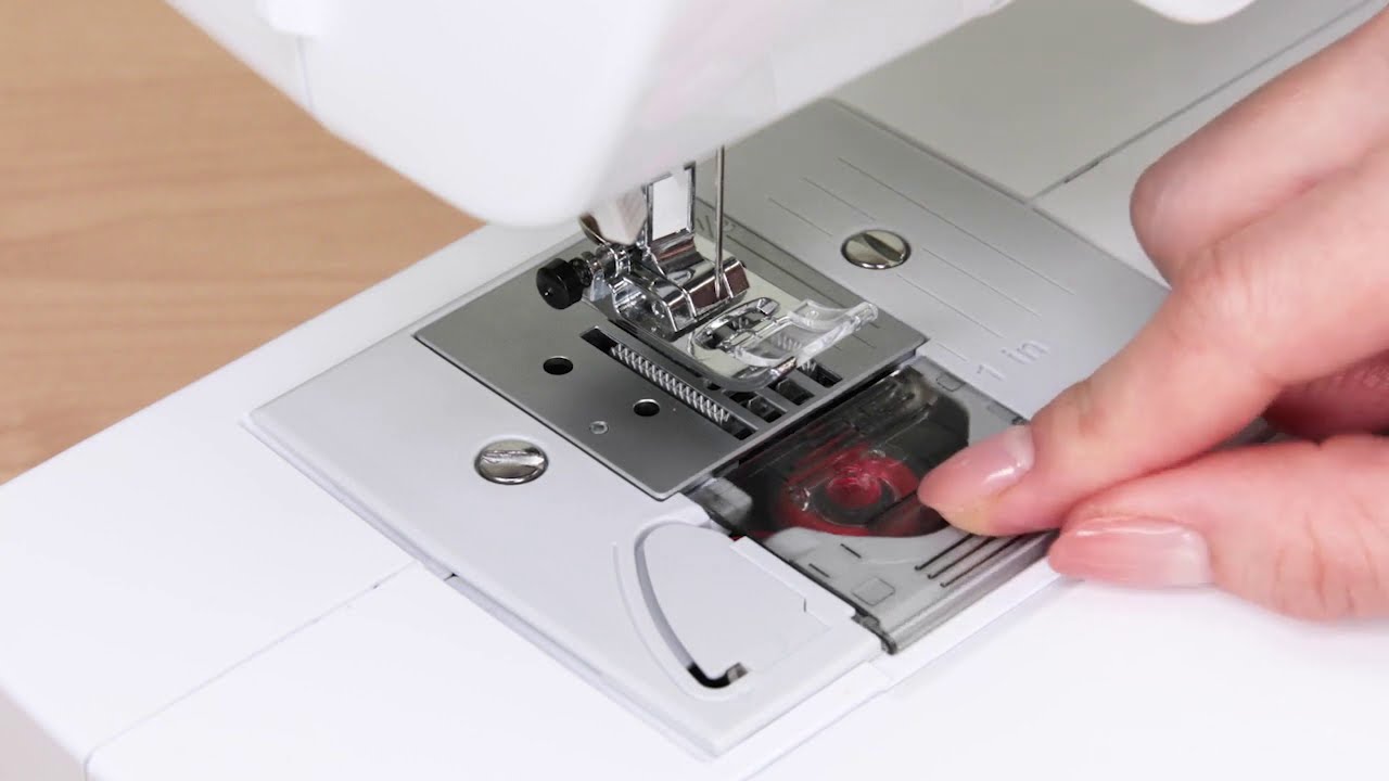 Brother sewing machines - Installing the bobbin with the Quick Set