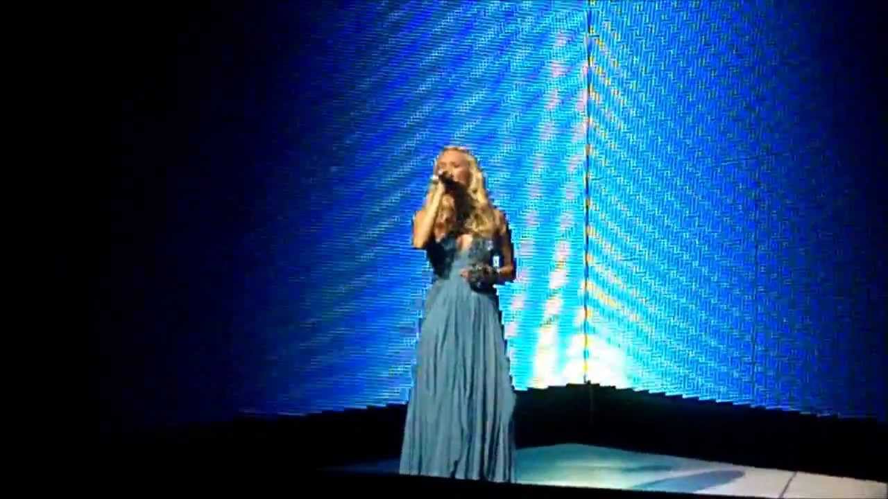 Carrie Underwood - "Temporary Home" LIVE in Green Bay