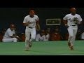 Phistl ozzie smith does back flip on opening day