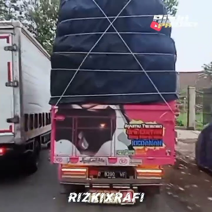 story'wa truck 30detik truck Juragan Lombok oleng parah 😱🤙#shorts #truckolengviral #storywakekinian