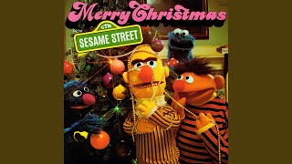 Miniatura del video "The Sesame Street Cast - Keep Christmas With You (All Through The Year)"