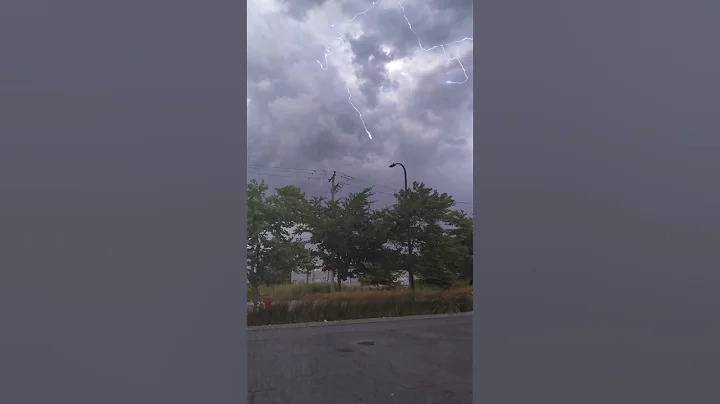 Lightning Strikes Storm is coming