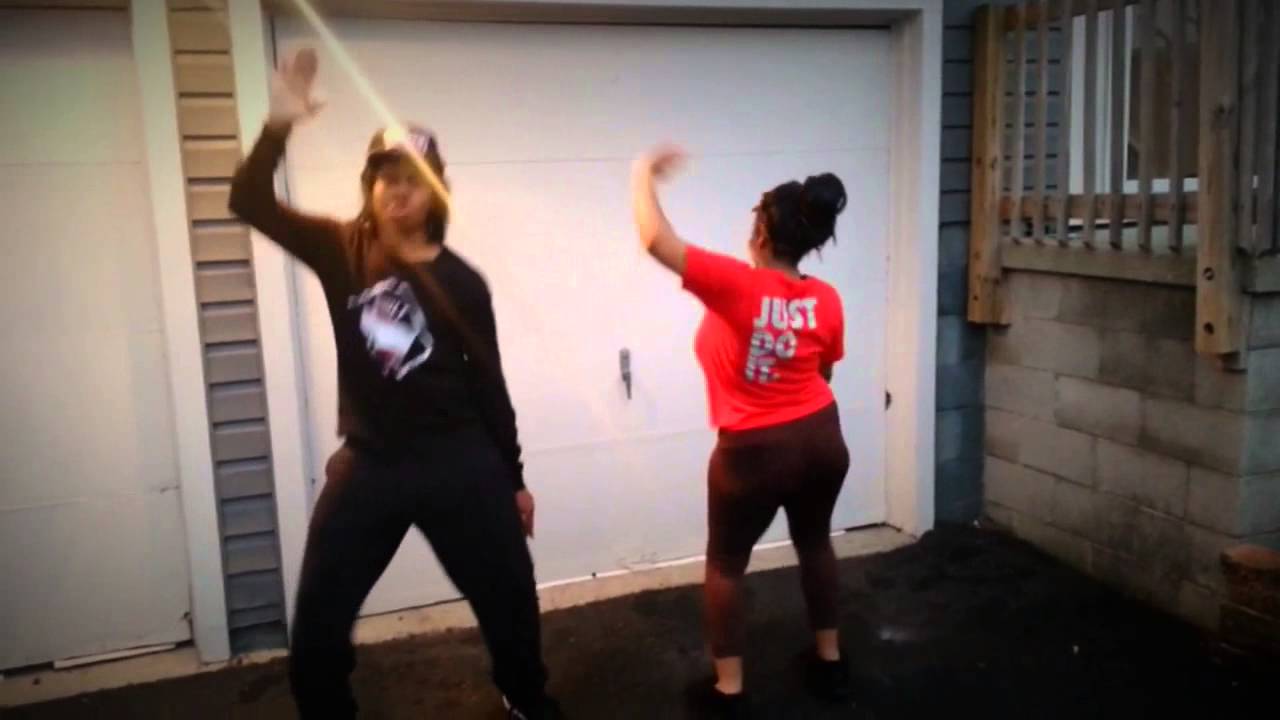 Mom doing the nae nae - YouTube