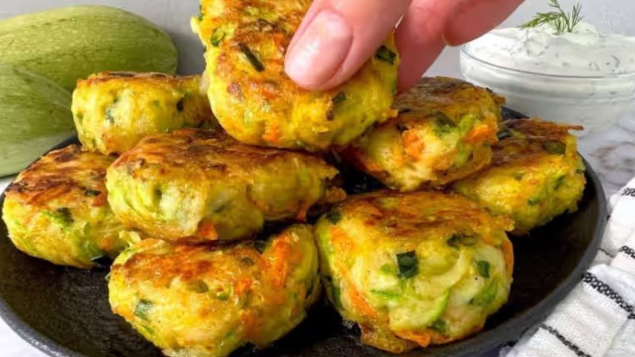 Mix eggs with potatoes and zucchini! It's so delicious! Quick and ...