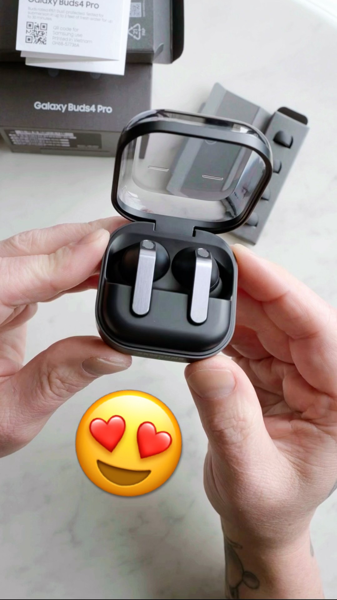 Unboxing the Galaxy Buds 4 Pro! - YouTube