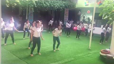 Cô giáo 19-5 nhảy ráp