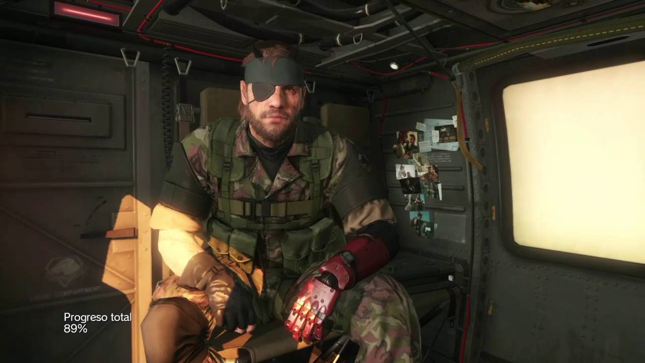 TRAJE DE RAIDEN MGSV MAURO - YouTube