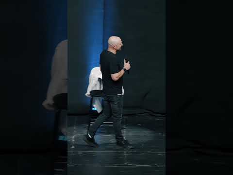 חזרתי מחופש, יצאתי מהבמה