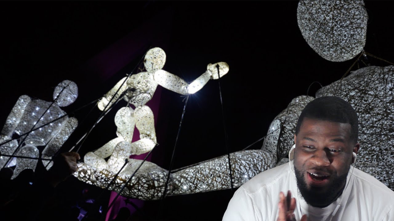 Dundu Giants of Light Puppeteers & Musicians Worlds Best Reaction