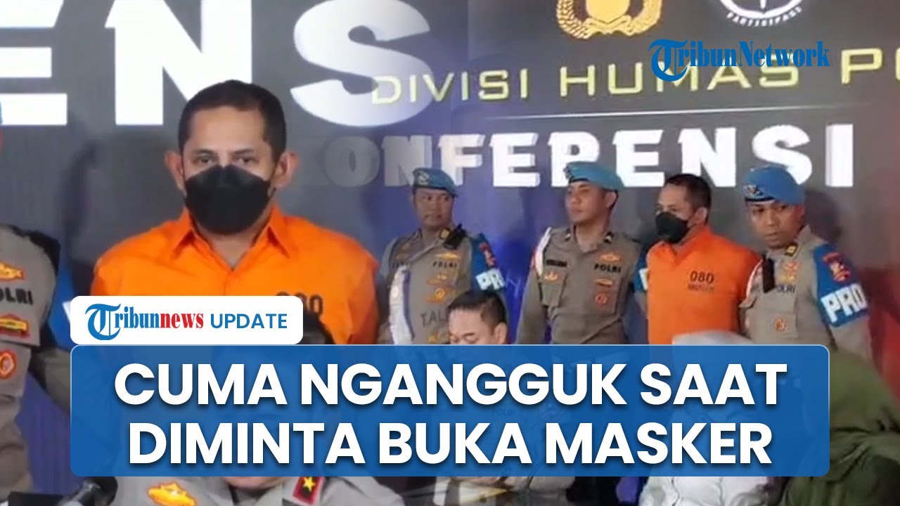 Tampang AKBP Fajar Pakai Baju Tahanan Oranye, Eks Kapolres Cuma Mengangguk saat Diminta Buka Masker