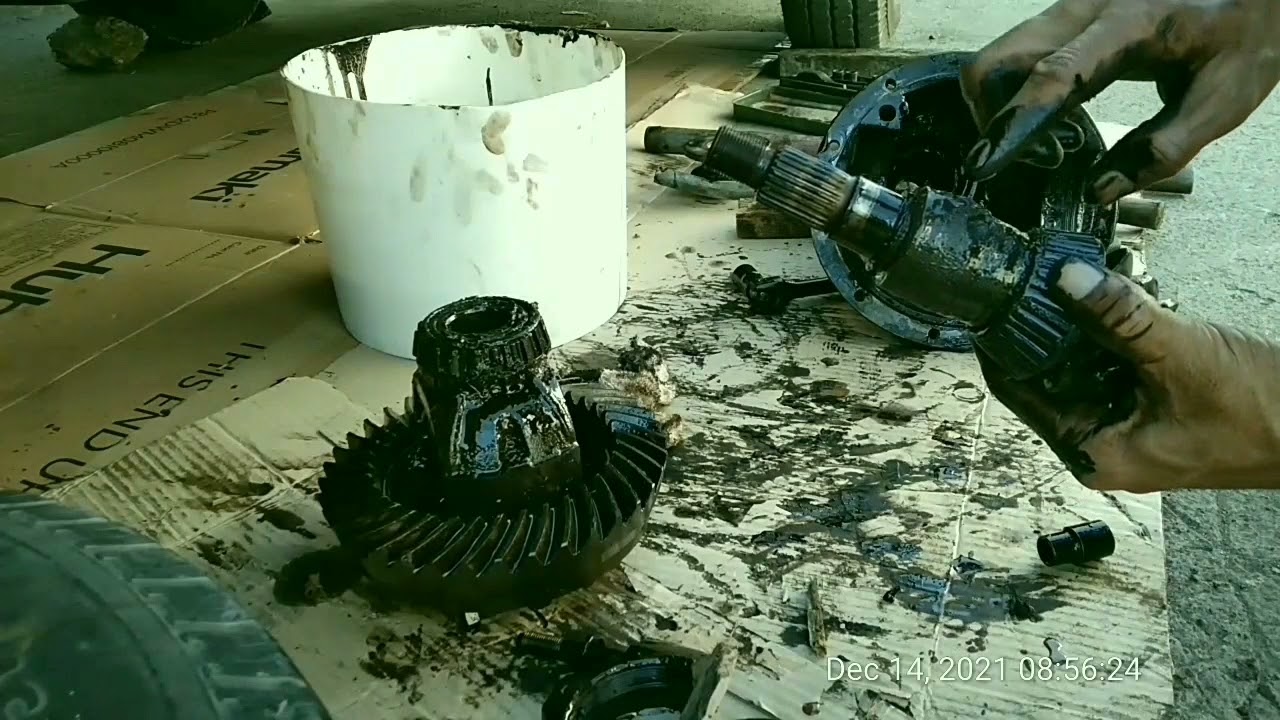 "DIFFERENTIAL" assymbly, how to replace pinion "BEARING and OIL SEAL