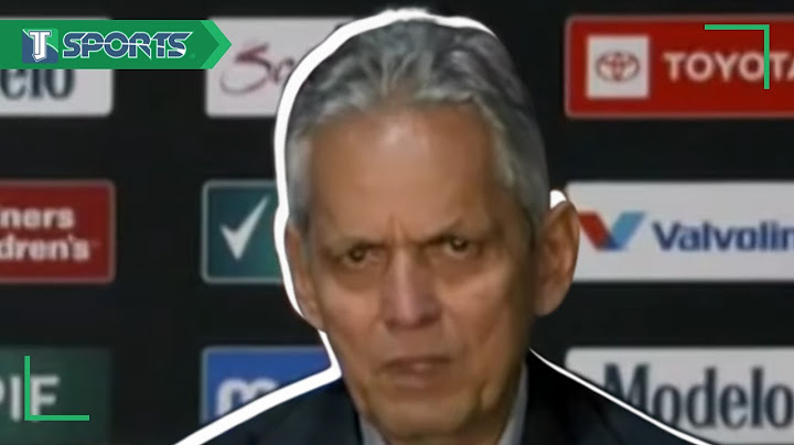 Reinaldo Rueda surrenders to the Honduran players for advancing to the Gold Cup quarterfinals